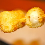 甲州串揚げ周山 - 3本目 餅 断面