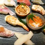 Sushi Higaki - 中トロ・海老・イクラ・ウニ・ナス・鯵など。