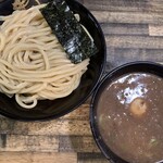 無鉄砲つけ麺無極 - 濃厚豚骨つけ麺（中）＋特製半熟味玉（1個） （950円）