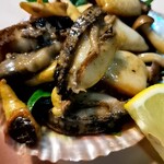 てっちゃん寿司 - トコブシのバター焼き。アワビとなんら変わりないですね。