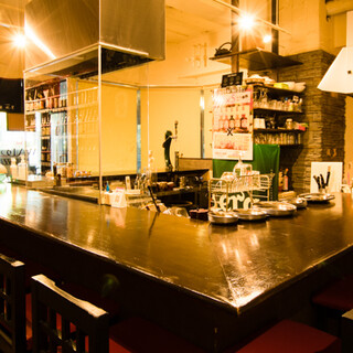 Drinking alone is also welcome ♪ A cozy restaurant where you can enjoy conversation at the counter
