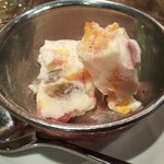 グルガオン - シュリカンドアイス。ドライフルーツ＆ナッツが入って美味しい～(*￣∇￣)ノ