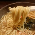 麺屋 やしち - やしちの定番！醤油らーめん ¥750