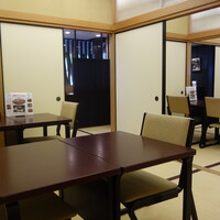 荒井屋 万國橋店 - 座敷で椅子