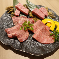 近江うし 焼肉 にくTATSU 青山本店 - 