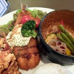 味・ma-ru - ワンプレートランチのおかず。豪華です！