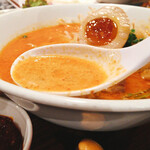 Semba Yashi - スープはアッサリ
      刺激は少なくサラリとしている