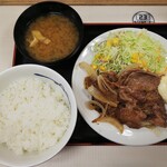 松屋 - 豚ロース生姜焼定食660円