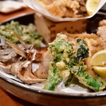 淡路島と喰らえ - イサキ天ぷら（半身）@1,600円＋野菜天ぷら（1人前）@300円×3