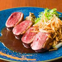 ハンガリー産 鴨胸肉　ロースト　赤ワインソース  