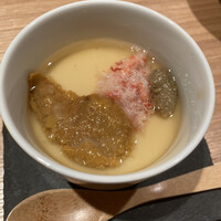 小野の離れ 博多本店 - 蟹と雲丹の茶碗蒸し。次回は組み合わせ変えよう