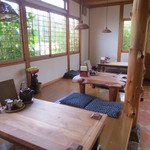 花の季 - 家族連れには嬉しい小上がりも。。。