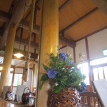 花の季 - 季節感溢れる店内は”おかみさん”の人柄そのもの！