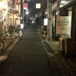 鳥田中 - 幅員のない狭い路地を奥に奥にと進んでいきます