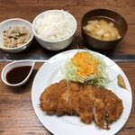 鉄板焼き しつらえ - 本日のランチ(とんかつ) 600円