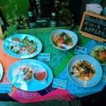 リスペクト - 入口にあるランチメニュー