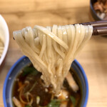 麺処 有彩 - 昆布水つけ麺　麺リフト