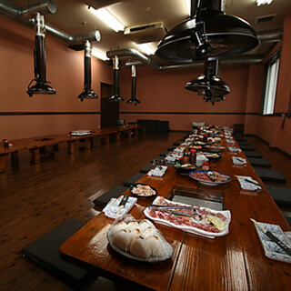 Enjoy our specialty Yakiniku (Grilled meat) in a calm space full of Japanese atmosphere.