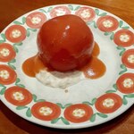 グリルキャピタル東洋亭 - セットに付く湯むきトマトまるごとサラダ
