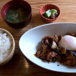 味処 銀の里 - 週替わりランチのメインは2種類から1つ選べます。こちらは「糸島豚と茄子の味噌炒め」。