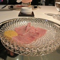 銀座 ハプスブルク・ファイルヒェン - 梅山豚の生ハム ウィーナーバイシンケン　カット後