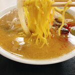 寿ドライブイン - 味噌ラーメン麺リフト