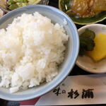 Ajino Sugiura - ご飯、漬物