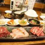 大衆炭火焼肉ジンギスカン ホルモン酒場 風土. - 