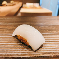 恵比寿 鮨 栞庵 やましろ - スミイカ　握り　昆布塩と酢橘で