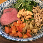 ラーメン イッケン - トマトがフレッシュ！フライドガーリックが香ばしい！