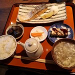 田燕 まるかく三 - 夫の焼き魚定食