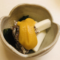 神楽坂ささ木 - 鯛の皮　山ウド　若芽　玉味噌