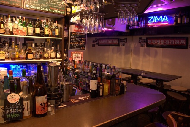 TWO SAM'S UP photo 4