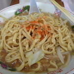 ラーメン二郎 - 少し食べたあとで一味！