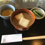 すや 西木 - お餅が入っている。しかも2個　(-｡-;