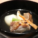 窯焼き割烹 黒泉 - タン中 甘鯛 バチコ アワビ茸のお椀