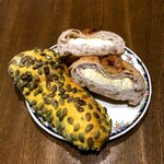 パン工房 ブランジェリーケン - カボチャのパンと味噌チーズ