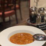 DRUNK DRAGON Chinese kitchen - オマール海老の出汁から作った海老のチリソース 900円。