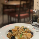 DRUNK DRAGON Chinese kitchen - 五目あんかけ焼きそば 950円。