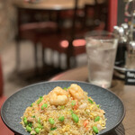 DRUNK DRAGON Chinese kitchen - 五目炒飯 950円。