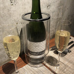 Kyatorurapan Kitaumeda - Cava Rabetllat i Vidal Brut N.V. ボトル 3500円(税抜)