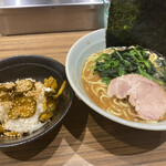 横浜ラーメン 渡来武 総本店 - 