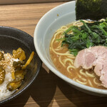 横浜ラーメン 渡来武 総本店 - 