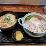 みなと食堂 - カツ丼となべ焼きうどんのセット1340円