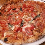 ピッツェリア パーレンテッシ - ⚫マリナーラ　フレッシュトマトを使いジューシー