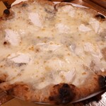 ピッツェリア パーレンテッシ - ⚫クアトロフォルマッジ　濃厚チーズが堪らない旨さ