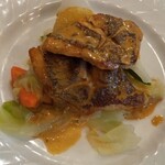 グローブ デュ モンド - メインの魚のポワレ エビクリームソース