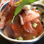 Mokkei - こんな海鮮丼です