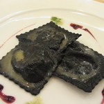 アフェット - 蛸のラビオリ　赤ワインソース　ジェノベーゼ