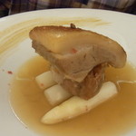 アフェット - ガスポール豚のコンフィ　バードックのスープに浮かべて